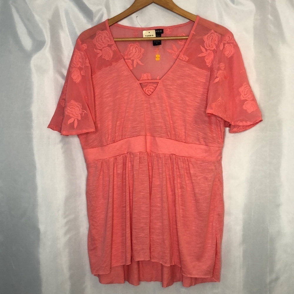 TORRID Short Sleeve Floral Lace Coral Top Size 0 (M)